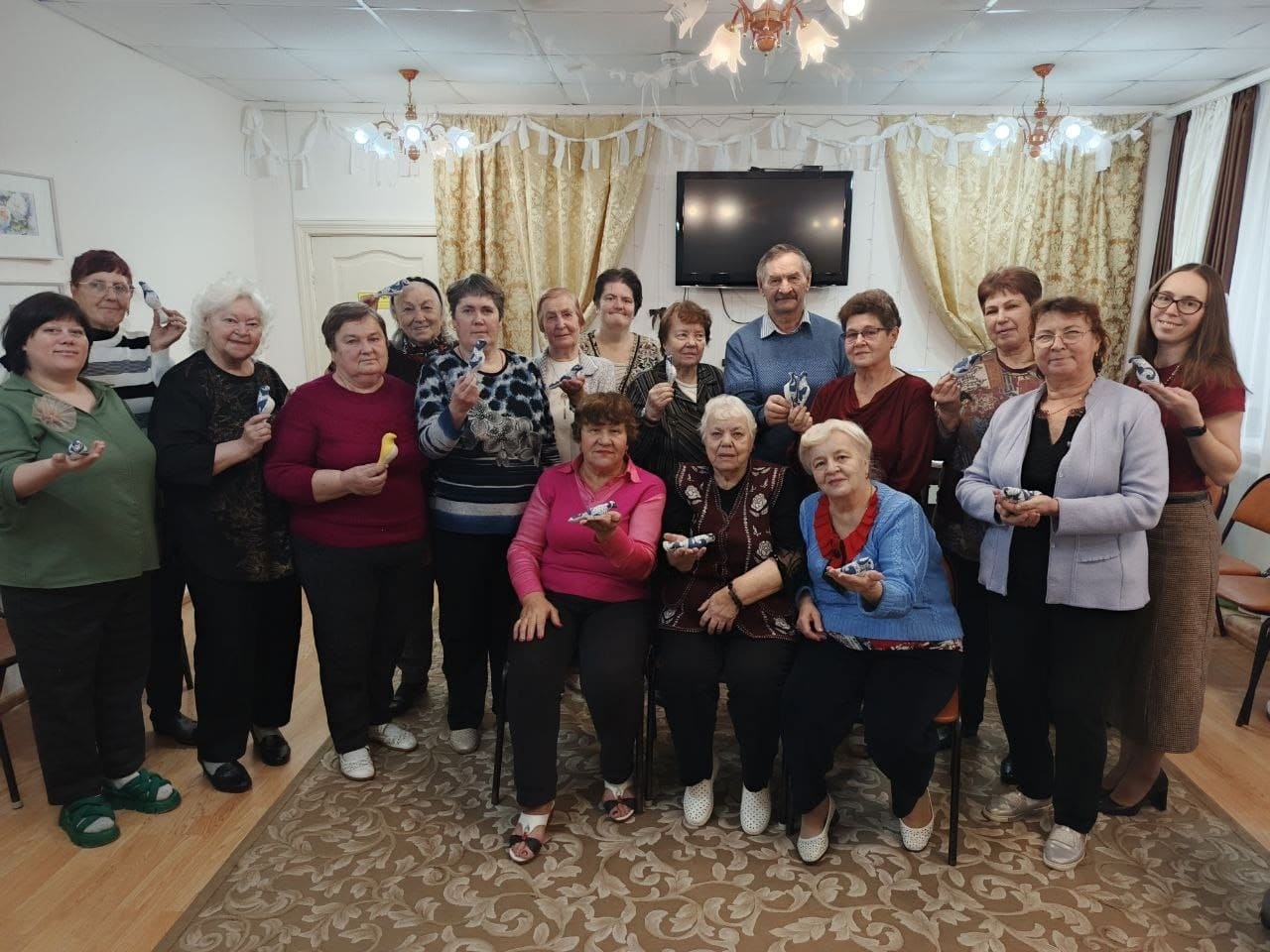 В Михайлов день, который отмечается 21 ноября, существует примета, связанная с птицами: увидеть в этот день птицу, влетевшую в дом, — к добрым известиям