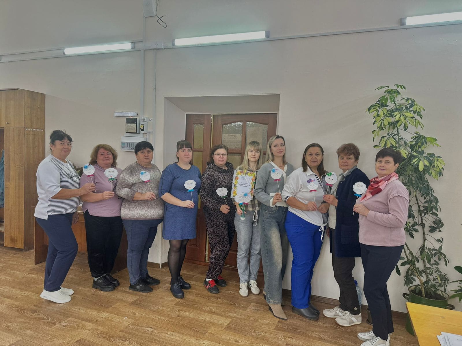 Мастер-класс по изготовлению подарочной открытки: «Бабушка рядышком с дедушкой».